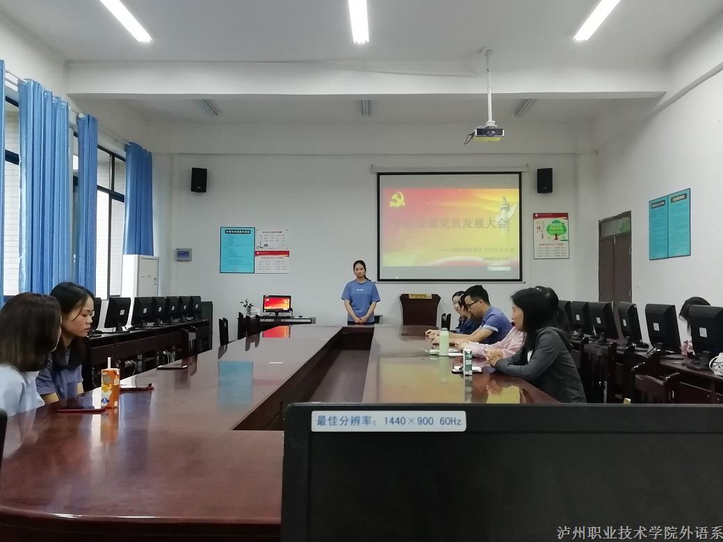 张青媛1.jpg 张青媛1.jpg