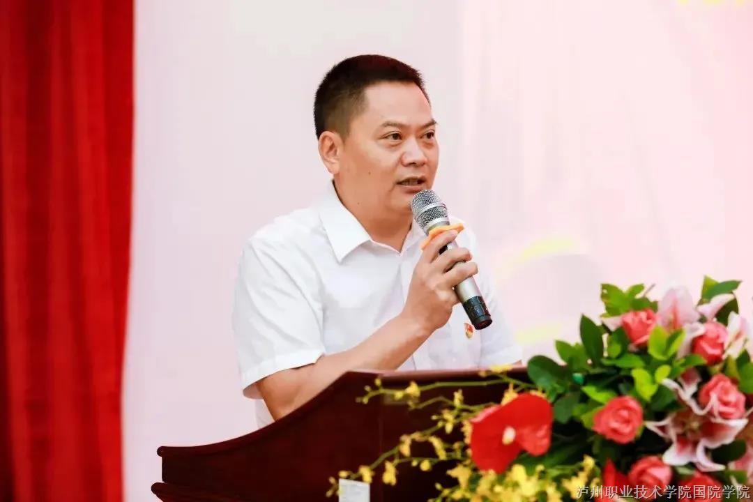 王小红1.jpg 王小红1.jpg